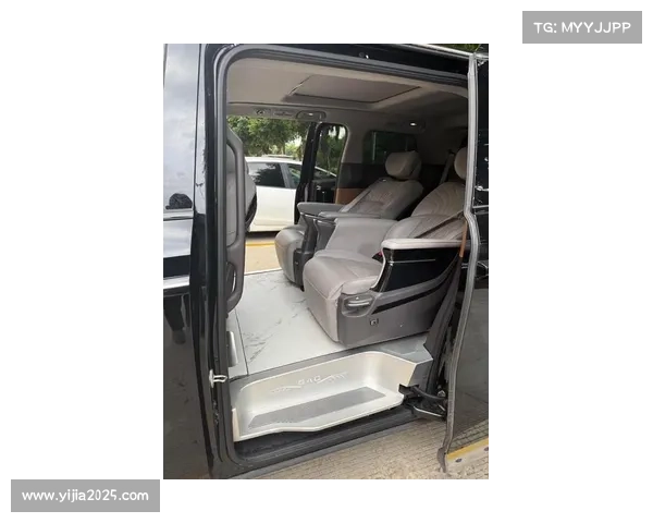 伯纳乌包厢迎贵客,齐达内现场观战国家德比 伯纳乌包厢迎贵客,齐达内现场观战国家德比